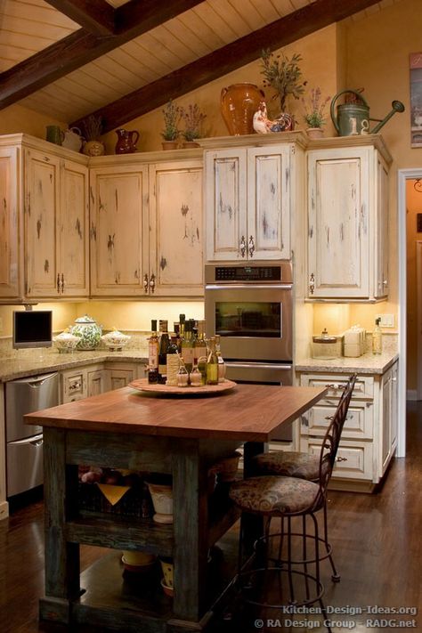 #Kitchen Idea of the Day: French Country Kitchens. Excellent, two tone antique white green island wood top French Country Kitchen Island, French Style Bathroom, Country Kitchen Lighting, Country Kitchen Island, French Country Kitchen Designs, Tuscan Decorating Kitchen, Above Kitchen Cabinets, Country Kitchen Designs, French Country Kitchens