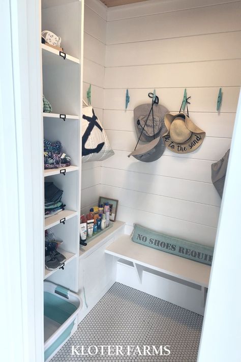 Pool House Mudroom, Pool House Changing Room Ideas, Tiny Pool House Interior, Shed Pool House Ideas Interior, Pool House Must Haves, Pool House Organization, Outdoor Pool Changing Room Ideas, Pool Changing Area, Pool House Storage Ideas