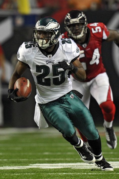 Philadelphia Eagles - LeSean McCoy #25 Nfl Eagles, Lesean Mccoy, Philly Sports, Philadelphia Eagles Fans, Philadelphia Eagles Football, Nfc East, Fly Eagles Fly, Eagles Fans, Eagles Football