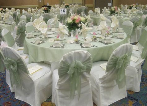 tables Pink And Green Sweet 16 Cake, Light Green Quinceanera Decorations, Green Quinceanera Theme Decor, Green Quinceanera Decor, Mint Green Quince, Light Green Quinceanera Theme, Sage Quinceanera Theme, Quince Court Table, Quinceanera Green