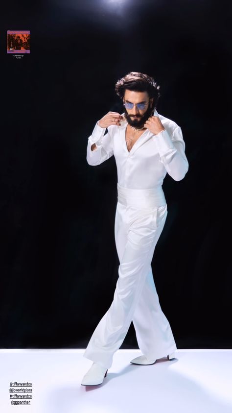 Sagan Dress, Ranveer Singh Fashion, Ranveer Deepika, Urban Photography Portrait, White Dress Shoes, Wedding Plan, Big Boss, Ranveer Singh, Photography Portrait