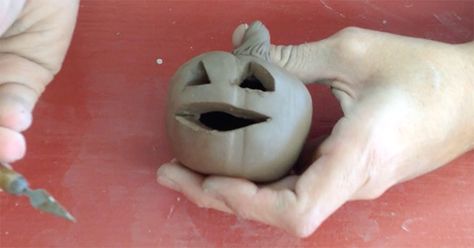 Spooky Clay - How to Make a Clay Pumpkin - Ceramic Arts Network Fall Clay Ideas For Kids, Halloween Airdry Clay, Pumpkin Clay Projects, Ceramic Molds Ideas, Diy Clay Pumpkin, Ceramic Halloween Ideas, Halloween Pottery Ideas, Clay Halloween Crafts, Clay Pumpkins