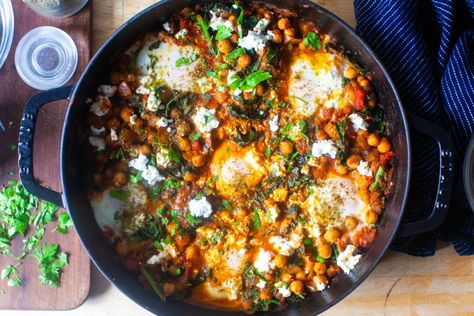 Vegetarian Shakshuka, Feta Stuffed Peppers, Spinach Pizza, Shakshuka Recipes, Spicy Tomato Sauce, Broccoli Cheddar Soup, Smitten Kitchen, Egg Dish, Baked Eggs