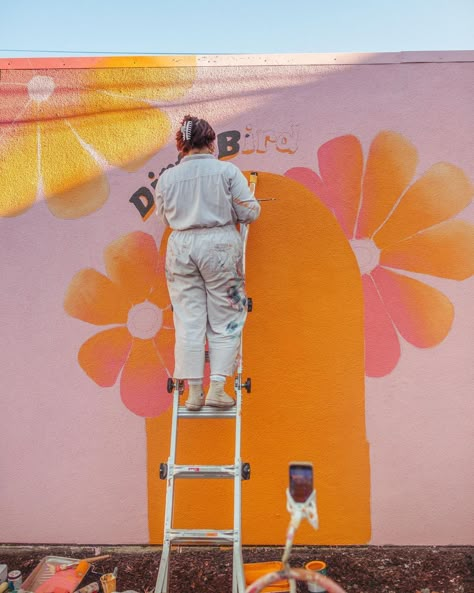 ˗ˏˋ♢ ☼ SUNNY DISPO STUDIO ☼ ♢ˊˎ˗ on Instagram: “Blown away by the moments @amandabellamyphoto captured while painting a mural for @dirtybirdesthetics this week 💫 #mural #muralpainting…” Building Murals Painted, Girly Mural, Summer Mural, Instagram Mural, Painting A Mural, Creative Wall Design, Mural Inspiration, Gym Wall Decal, Shed Decor