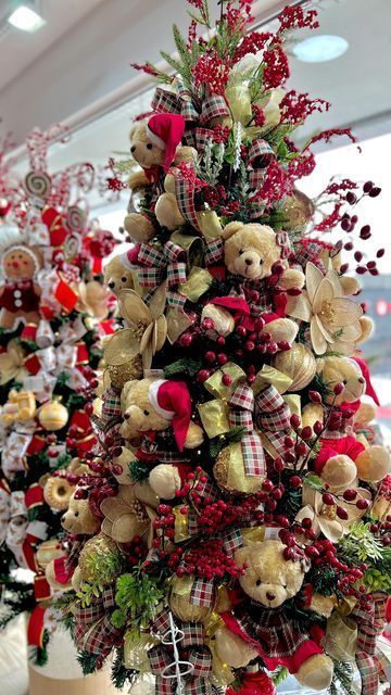 Bear Christmas Tree, Christmas Window Display, Beautiful Christmas Trees, Navidad Christmas, Christmas Decorations For The Home, Christmas Bear, September 21, Christmas Window, Christmas Tree Themes