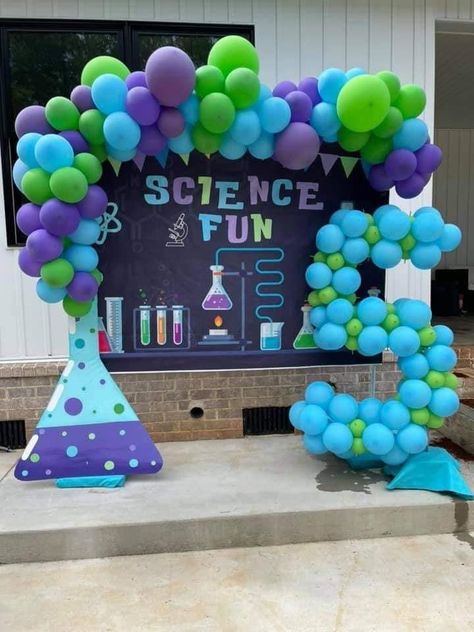 Science Birthday Party Ideas Decoration, Science Theme Decorations, Science Themed Birthday Party Decorations, Science Party Decor, Social Science Exhibition Ideas, Science Fair Decoration, Science Decoration Ideas, Science Day Decorations, Science Fair Decoration Ideas