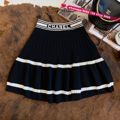 Channel Clothes, Chanel Clothes, Knitwear Details, Chanel Skirt, Chanel Outfit, Winter Skirt Outfit, Clothes Jewelry, Kpop Fashion Outfits, Teenage Fashion Outfits