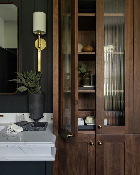 ATLANTA INTERIOR DESIGNER | Moody ensuite vibes. ❤️❤️⁣ ⁣ ⁣ Design: @koehndesign_livebeautiful⁣ ⁣ ⁣⁣ ✨ Follow @houseliftdesign for more interior design inspo… | Instagram Leake Street, Industrial Style Bathroom, Traditional Bathrooms, Primary Bath, Powder Room Design, Bathroom Renos, Modern Traditional, Bath Design, Beautiful Bathrooms