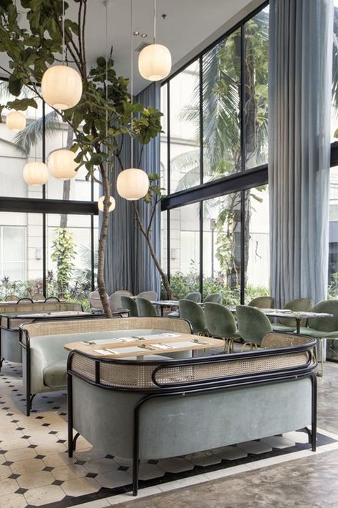 Harlan+Holden Glasshouse Café - Picture gallery Harlan Holden, Interior Boho, Interior Design Minimalist, Interior Design Per La Casa, Modern Lighting Design, Tables And Chairs, Cafe Interior Design, Design Del Prodotto, Restaurant Interior Design