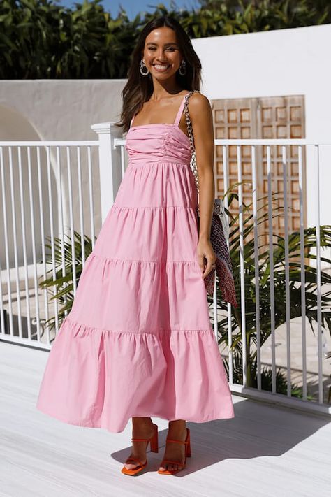 What color shoes to wear with pink dress? Check this post for the best style tips for choosing the right shoes for a pink dress, and the 50+ cutest pink dress outfits to copy directly. Glitter Prom Dresses, Vestidos Color Rosa, Short Summer Dresses, Sequin Prom Dresses, Pink Maxi, Prom Dress Shopping, Green Prom Dress, Satin Prom Dress, Pink Prom Dresses