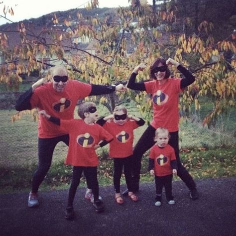 The Incredibles Easy DIY Family Halloween Costume | MomTrends Incredibles Costume Family, Incredibles Costume Diy, Incredibles Family Costume, Incredible Costume, Incredibles Costume, Mrs Incredible, Family Halloween Costume, Halloween Costume Store, Last Minute Halloween Costumes