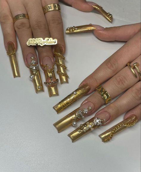 Gold Stilletos, Nail Designs Bling, Stilleto Nails Designs, Money Makers, Long Acrylic, Colorful Nail Designs, Nails Inspo, Dope Nails, Nail Arts