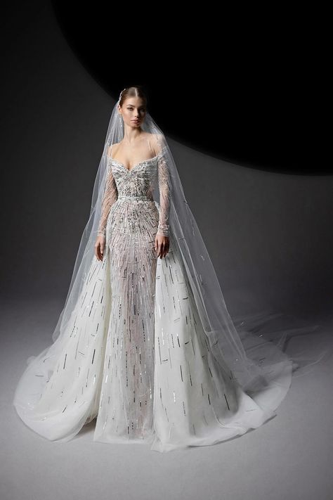 New Bridal Fashion Dress Trends for 2024 Weddingsq Zuhair Murad Bridal, Bride Elegant, Dress For Bride, Fit And Flare Wedding Dress, Wedding Dresses Beaded, Wedding Dress Fabrics, Dream Wedding Ideas Dresses, Classic Wedding Dress, Beaded Wedding