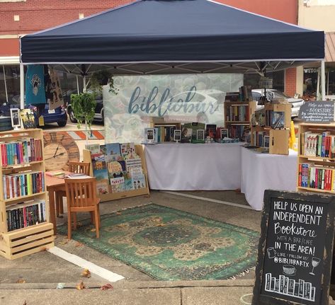 Pop Up Bookstore, Bookstore Design, Vendor Booth Display, Light Fest, Stand Feria, Independent Bookstore, Bookstore Cafe, Pop Up Market, Book Cafe