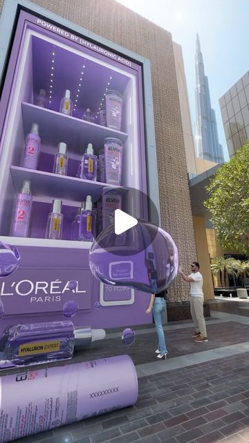 Ooh Advertising Creative, On Ground Activation Ideas, Ambient Advertising, 3d Ads, Loreal Cosmetics, Vending Machine Design, Interactive Advertising, Cosmetics Advertising, Visual Advertising