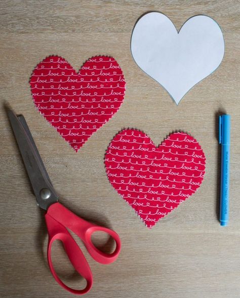 Lavender Sachet Heart Bunting Tutorial Step 3 Heart Sachets Free Pattern, Bunting Tutorial, Bunting Template, Heart Sachet, Heart Bunting, Drawer Sachets, Lavender Heart, Pouch Sewing, Fabric Hearts