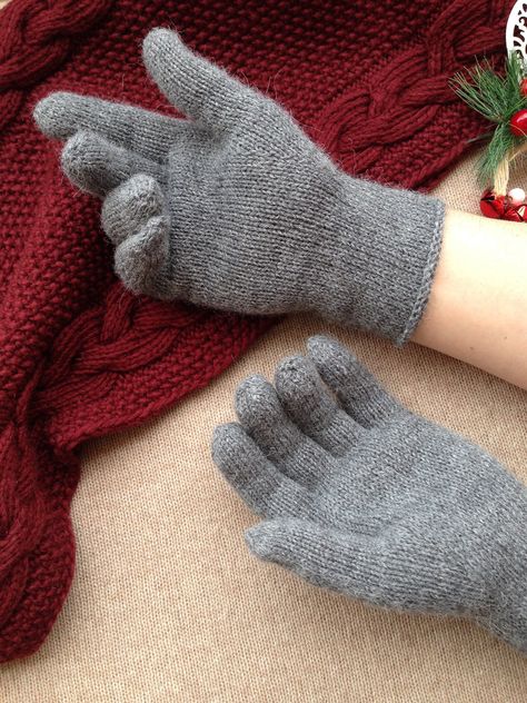 Gloves Aesthetic, Women Gloves, Grey Gloves, Finger Lights, Capsule Closet, Warmest Winter Gloves, Wool Gloves, Wool Mittens, Knit Alpaca