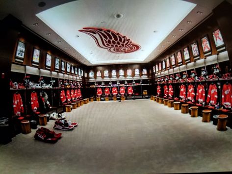 Red Wings lockerroom at Little Caesar's Arena. Hockey Locker Room Ideas, Garage Hockey Rink, Ice Hockey Locker Room, Hockey Locker Room, Nhl Locker Room, Hockey Arena Aesthetic, Stadium Interior, Hockey Locker, Red Wing Style