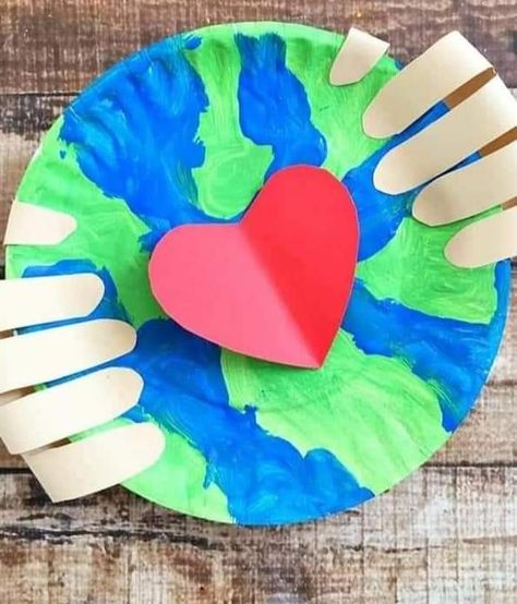 Earth Day Craft, Earth Day Projects, Earth Craft, Spring Art Projects, Paper Plate Crafts For Kids, Construction Paper Crafts, Earth Day Crafts, Learn Crafts, Paper Plate Crafts