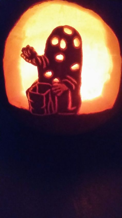 My pumpkin this year! "I got a rock." - Charlie Brown Pumpkin Carving Peanuts Snoopy, Pumpkin Carving Ideas Charlie Brown, Charlie Brown Pumpkin Carving, Peanuts Pumpkin Carving, Charlie Brown Pumpkin, I Got A Rock, Pumpkin Stencils, Great Pumpkin Charlie Brown, Pumkin Carving