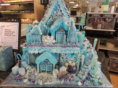 My Frozen Christmas Gingerbread house Frozen Gingerbread House, Elsa Gingerbread House, Christmas Lollipops, Frozen Christmas, Gingerbread House Designs, Mario Bros Party, Frozen Themed Birthday Party, Cookie House, House Cake