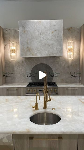 Cristallo Quartzite Kitchen, Cristallo Quartzite, Quartzite Kitchen, Amazing Kitchen, Mountain House, Kitchen Countertops, Houston Tx, Cool Kitchens, Stone Color