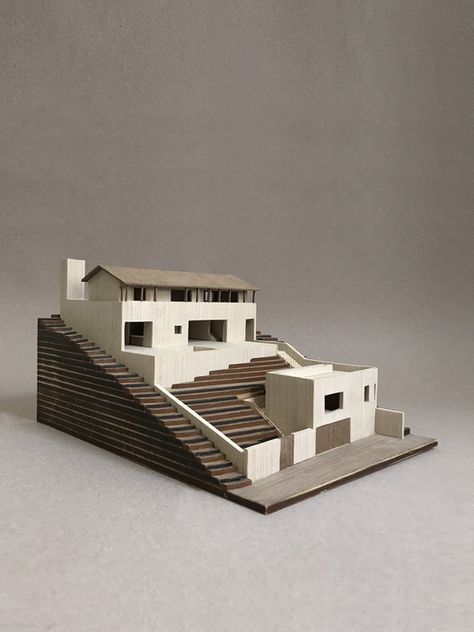 House On Slope, Maquette Architecture, Slope House, Brutalism Architecture, Concept Models Architecture, Hillside House, Architectural Model, Architectural Floor Plans, Architecture Model House