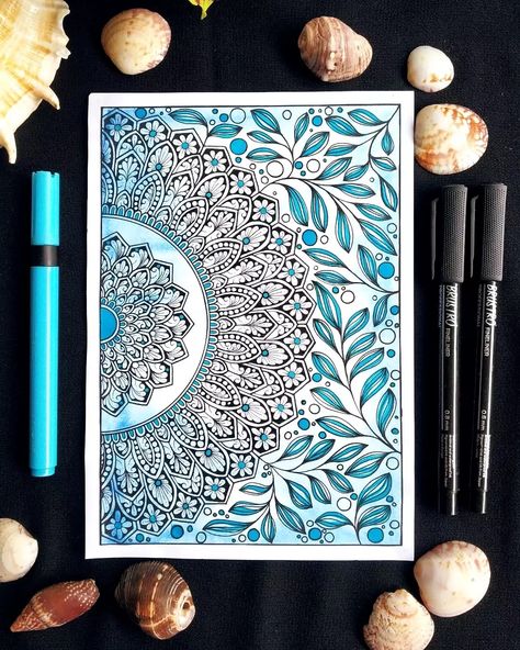 Mandala Drawing Colourful, Mandala Art Colorful, Mandala Simple, Colour Mandala, Art Mini Toile, Colourful Mandala, Mandala Sketch, Mandala Book, Abstract Painting Diy