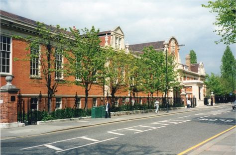 Ladbroke Grove, North Kensington, Kensington London, London Today, Turn Of The Century, Notting Hill, The Supreme, The Original, Street View