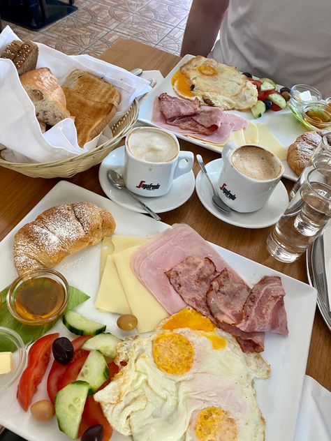 #breakfast #travel #vienna #brunch #travelvienna #travelaustria #eggs #coffee #ham #cheese #bread #toast #bacon Travel Vienna, Toast Bacon, Hotel Breakfast, Ham Cheese, Bread Toast, Easy Eggs, Cheese Bread, Breakfast Breads, Fake Story