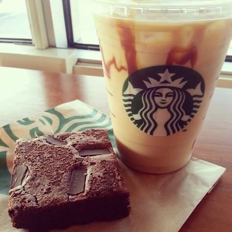 https://annyyblog.wordpress.com/social-media/ Starbucks Lovers, Fruit Drinks, Starbucks Drinks, Starbucks Hot, A Cup Of Coffee, Starbucks Coffee, Coffee Addict, Cup Of Coffee, Junk Food