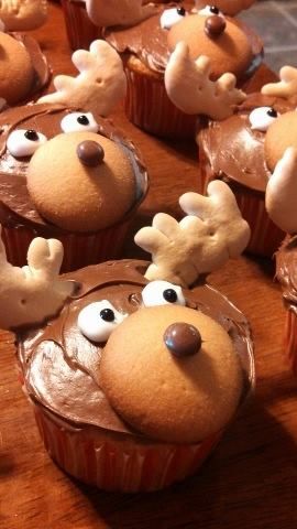 Merry Chris-Moose Moose Birthday, Lumberjack Birthday Party, Christmas Cupcakes, Fun Kids Food, Kids Snacks, Holiday Treats, Cupcake Cookies, Christmas Treats, Christmas Baking