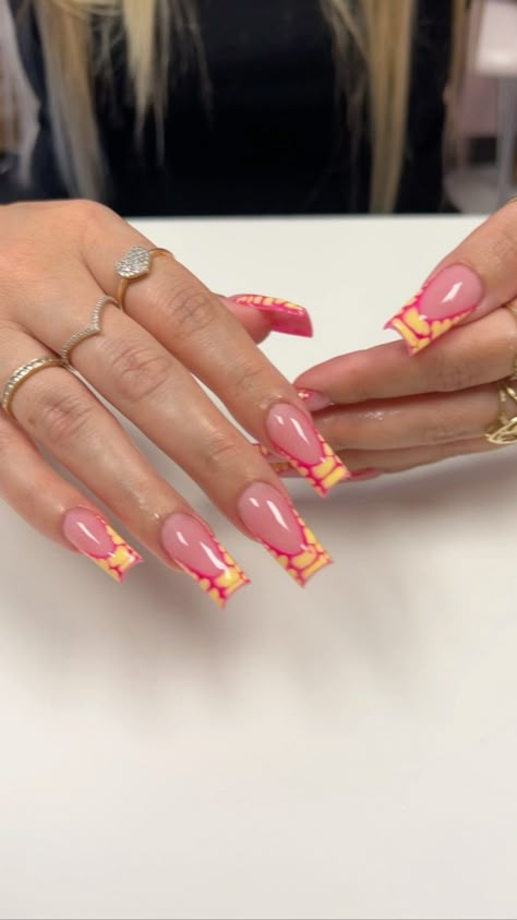 Trendy Nails Ideas Coffin, Blooming Gel Nails French Tip, Summer Nails Crazy, Blooming Gel Nail Art French Tip, French Tip Blooming Gel, Bloom Gel Nail Designs, Blooming Gel French Tip, Blooming Nail Design, Blooming Gel Ideas