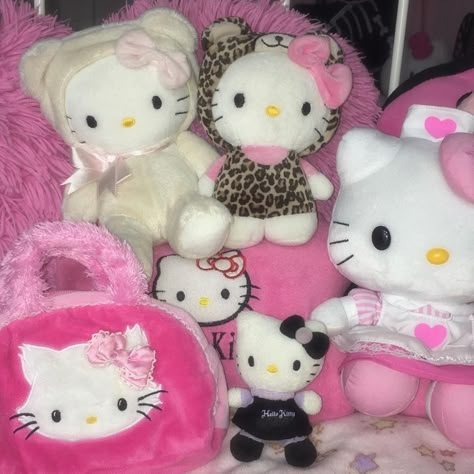 Hello Kitty Core, 헬로키티 배경화면, Hello Kitty Room Decor, Images Hello Kitty, Hello Kitty Things, Charmmy Kitty, Hello Kitty Rooms, Hello Kitty Aesthetic, Sanrio Stuff