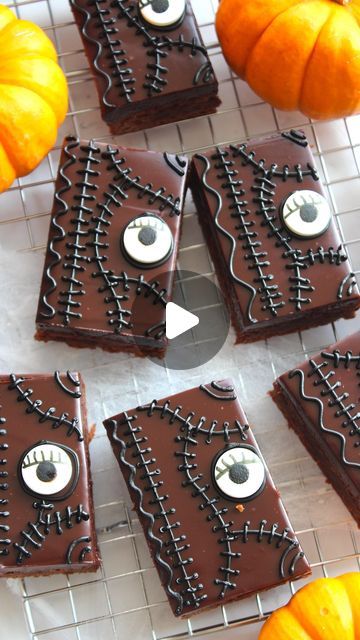 Maddison Koutrouba on Instagram: "Hocus Pocus Spell Book Brownies 🤎 The uptime comfort Halloween movie + brownies is always a good idea 🤎 Full recipe on my website, link in bio! 🤎" Hocus Pocus Spell Book Brownies, Spell Book Brownies, Hocus Pocus Spell, Hocus Pocus Spell Book, Halloween Spell Book, Halloween Spells, Hocus Pocus Party, Creepy Costumes, Halloween Hocus Pocus