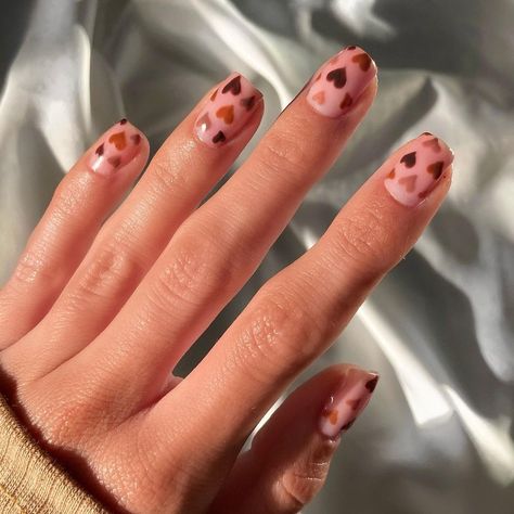 Nude Nails Brown, Nail Art Valentines, Nail Poses, Nails Hearts, Nails Minimal, Nude Nail Art, Brown Nail Art, Brown Nail, Nails Brown