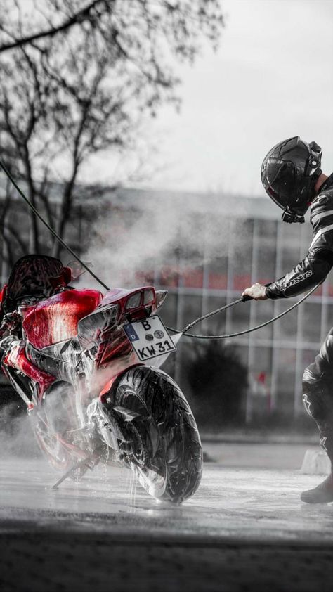 Duke Motorcycle, Car Wash Business, Biker Photography, Cool Dirt Bikes, Eagle Mascot, Yamaha Bikes, Motorcycle Wallpaper, Futuristic Motorcycle, Motorbike Girl