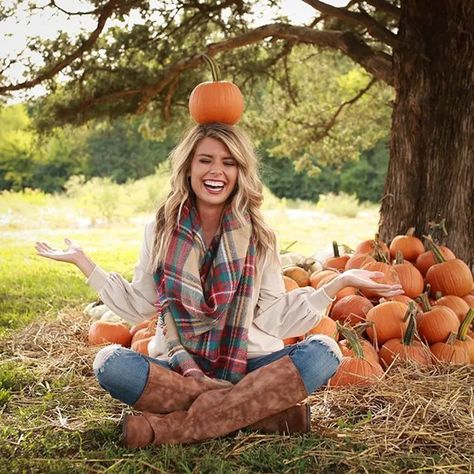 Pumpkin Patch Photography, Pumpkin Patch Photoshoot, Pumpkin Patch Pictures, Fall Photo Shoot Outfits, Cozy Sweaters Autumn, Fall Shoot, Fall Senior Pictures, Impressions Online Boutique, Fall Photoshoot