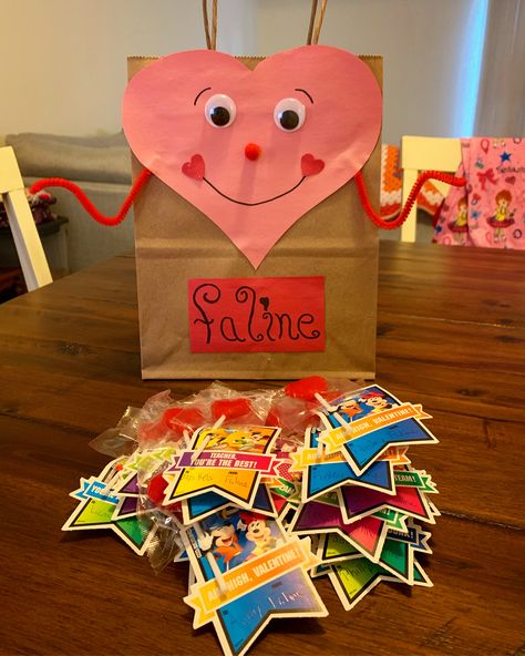 Valentine’s Day Bags For Kids, Diy Valentine's Mailbox, Pink Construction, Valentines Day Bags, Valentine Card Box, Valentine Art Projects, Valentine Art, Valentine Mailbox, Google Eyes