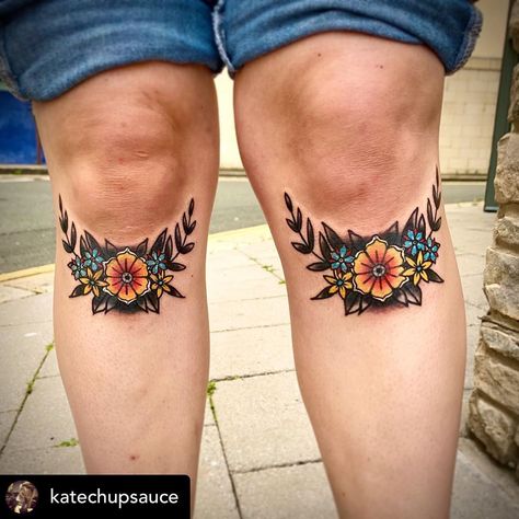 ||Equinox Tattoo Collective|| on Instagram: “Some awesome matching floral tattoos by @katechupsauce   #tattoo #tattoos #kneetattoo #traditionaltattoo #tradtattoos #colourtattoo…” Matching Under Knee Tattoos, American Traditional Flower Knee Tattoo, Double Knee Tattoos Women, Matching Above Knee Tattoo, Floral Knee Wrap Tattoo, Thigh Tattoo American Traditional, Matching Leg Tattoos, Matching Floral Tattoos, Thigh Tattoos Women Traditional