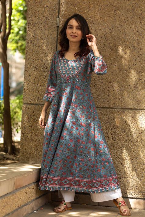 Jaipur Print Kurtis, Round Neck Kurta Designs Women, Round Kurti With Plazo, Kurta Yoke Design, Ajrakh Kurta Designs Women, Yoke Neck Designs For Kurtis, Round Kurti Design, Yoke Pattern Kurtis, Printed Kurta Designs Women