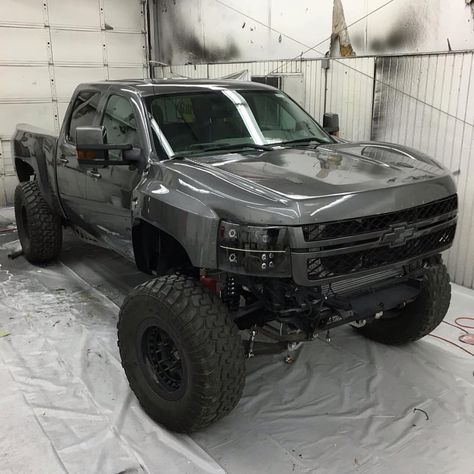 Prerunner with a durmax Chevy Trucks Accessories, Jacked Up Chevy, Mud Trucks, Lifted Chevy Trucks, Truck Yeah, Jacked Up Trucks, Gm Trucks, Chevy Truck, Jeep Truck