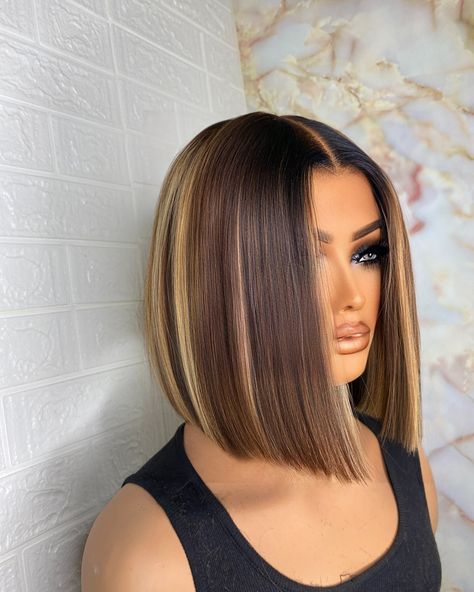 Summer vibes 🌸 PARIS Bob with Luxury highlights ✨ 5x5 HD lace GLUE-LESS unit Available for purchase 🤎 TEXT TO ORDER: 484-475-6470 or click the link in bio for EXPRESS SHIPPING -Hair: raw Indian luxe wave with 5x5 HD closure -Size: 21”-23” circumference -Elastic Adjustable Band for glue-less wear ALL Custom signature units include: ✅Custom machine made ✅Tailored to fit clients head measurements ✅Premium Bundles & HD lace included ✅Glue-less/easy install Skip the salon chair and boo... Paris Bob, Wig Units, Wigs Styles, Closure Bob, Lace Glue, Lace Wigs Styles, Bob With Highlights, Custom Signature, Hair Ponytail