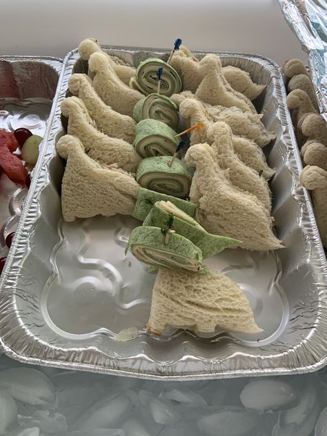 #dinosaurbirthdayparty Dinosaur Sandwich Ideas, Dinosaur Sandwich, Party Food For Toddlers, Dinosaur Food, Leo Birthday, Kids Food, Dinosaur Birthday, Toddler Meals, 2nd Birthday Parties