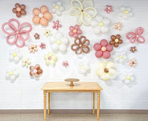 Bloons - Balloon Decor:round_pushpin:OKC shared a post on Instagram: "I will never grow old of a good flower wall. Plus can we talk about this color scheme :heart_eyes:? • • Which flower is your favorite?". Follow their account to see 295 posts. Balloon Flower Wall, Flower Balloon Wall, Diy Birthday Wall, Flower Balloons, Balloon Bouquet Delivery, Sibling Birthday Parties, Gender Reveal Baby Shower Themes, Flower Birthday Party, 50th Birthday Decorations