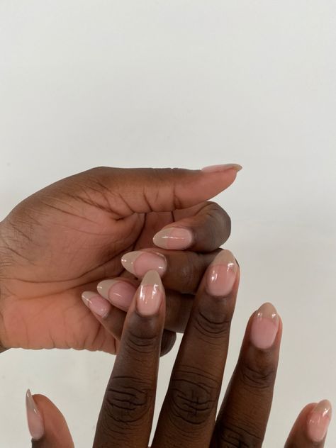 Nude almond shaped french tips Almond Shaped French Tips, Beige French Tip Nails, Almond Shape French Tip, Natural Fake Nails, Almond Nails French, Heart Nail Designs, Nude Nail Designs, School Nails, Almond Shaped