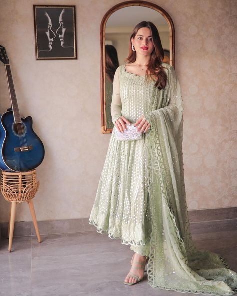 96.6k likes, 289 comments – Minal Ahsan (@minalkhan.official) on Instagram: "Eid day two in my Mera Haseen Jora x asimjofa from upcoming collection @asimjofa #AsimJofa…" New Pakistani Dresses, Eid Day, Minal Khan, Fall Fashion Dresses, Designer Kurti Patterns, Beautiful Pakistani Dresses, Traditional Indian Outfits, Dress Design Patterns, Casual Party Dresses