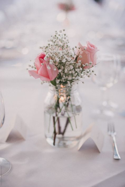 Pink Flower Centerpieces, Wedding Table Pink, Pink Flower Arrangements, Pink Centerpieces, Rose Flower Arrangements, Tafel Decor, Mason Jar Flowers, Rose Centerpieces, Flower Arrangements Simple