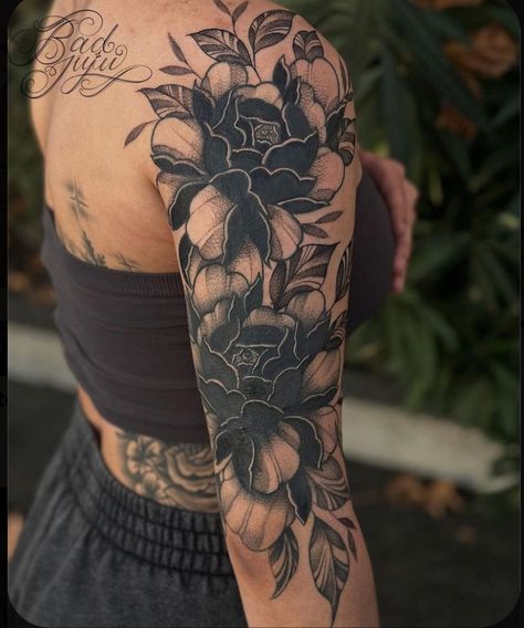 Gothic Floral Tattoo, Arm Cover Up Tattoos, Tatuaje Cover Up, 2024 Tattoo, Mangas Tattoo, 2024 Wishlist, Inspiration Tattoos, Floral Tattoo Sleeve, Tato Lengan