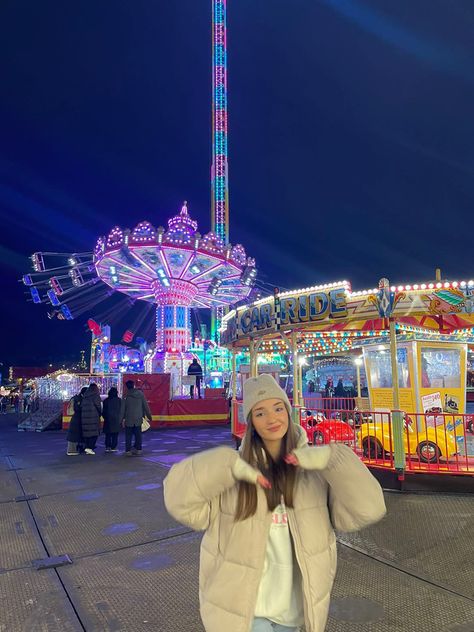 Winter Wonderland Outfit London, Winter Wonderland Hyde Park, London Fits, Winter Wonderland Outfit, Wonderland Outfit, Outfit London, Instagram Christmas, Winter Pictures, Hyde Park